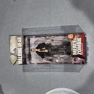 2014 The Walking Dead Merle Zombie With Bayonet Hand NIB
